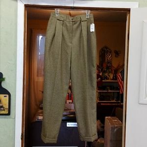 Women's wool and cuffed slacks with pockets